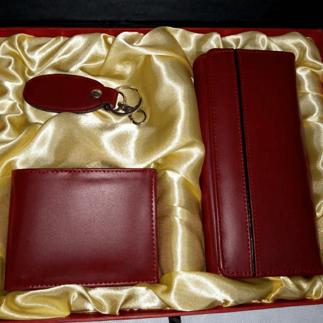 D.p 3piece Cow Leather Set.1xWallet+1xLadies Pouch+key Chain