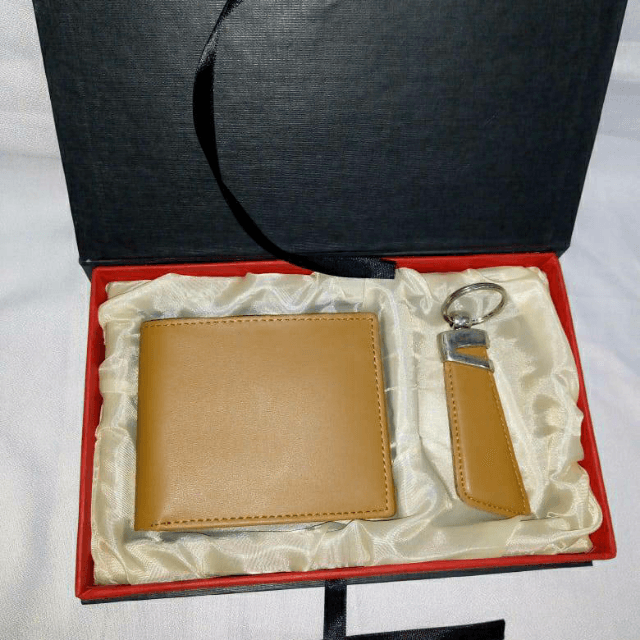 2 Piece Cow Leather Wallet Gift Set.1x Wallet+1x Key Chain.