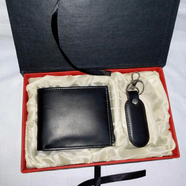 2 Piece Cow Leather Wallet Gift Set.1x Wallet+1x Key Chain.