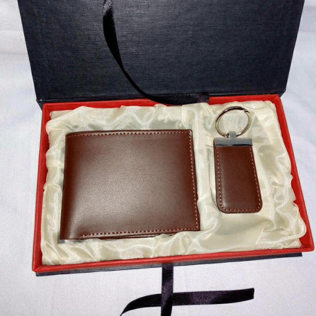 2 Piece Cow Leather Wallet Gift Set.1x Wallet+1x Key Chain.