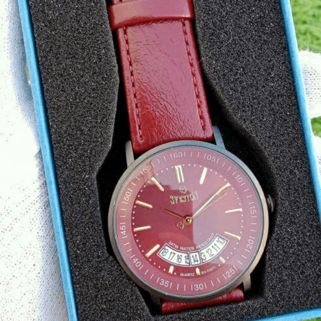 Sveston Leather Belt Watch.